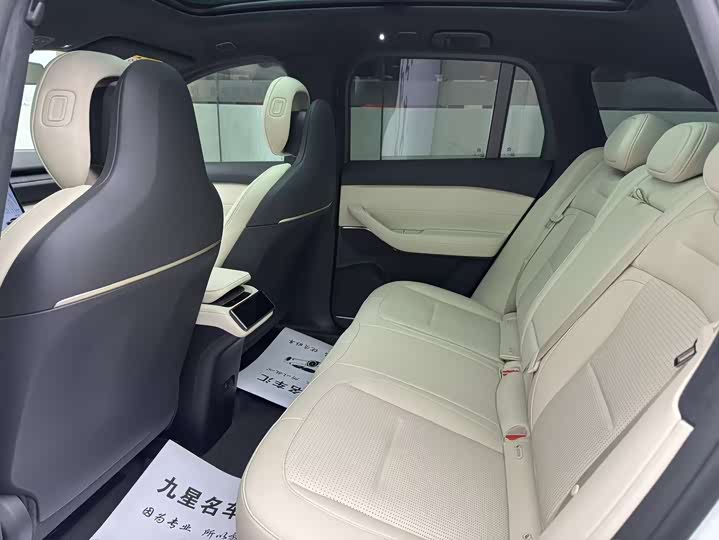 Фото 6 - Nio ES6