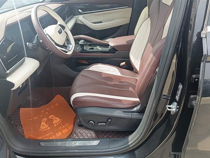 Фото 9 - Geely Monjaro