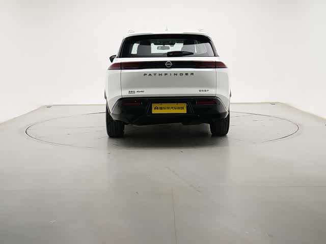 Photo 4 - Nissan Pathfinder