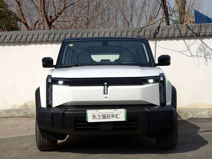 Фото 2 - Chery iCar 03