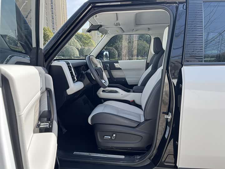 Фото 4 - Chery iCar 03