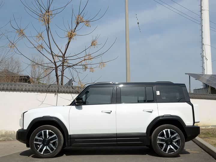 Фото 8 - Chery iCar 03