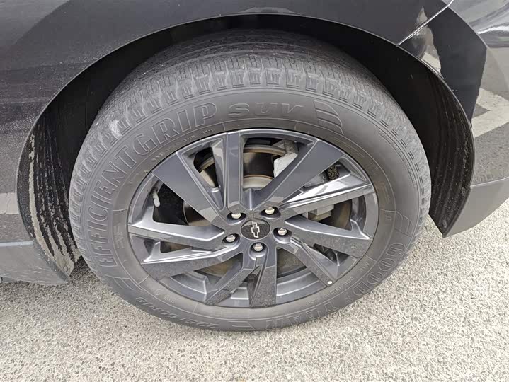 Фото 6 - Chevrolet Equinox