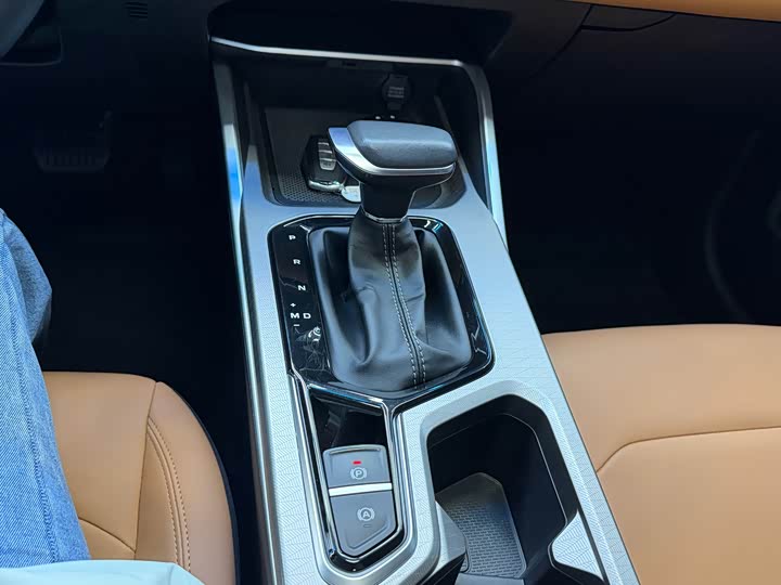 Фото 9 - Geely Emgrand