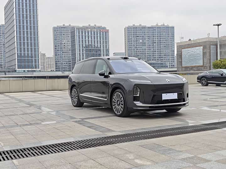 Фото 2 - Nio ES8