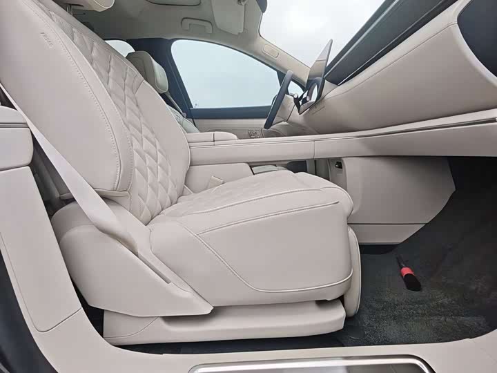 Фото 9 - Nio ES8