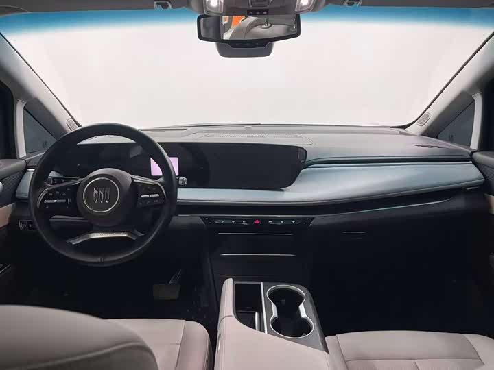 Photo 4 - Buick GL8 ES