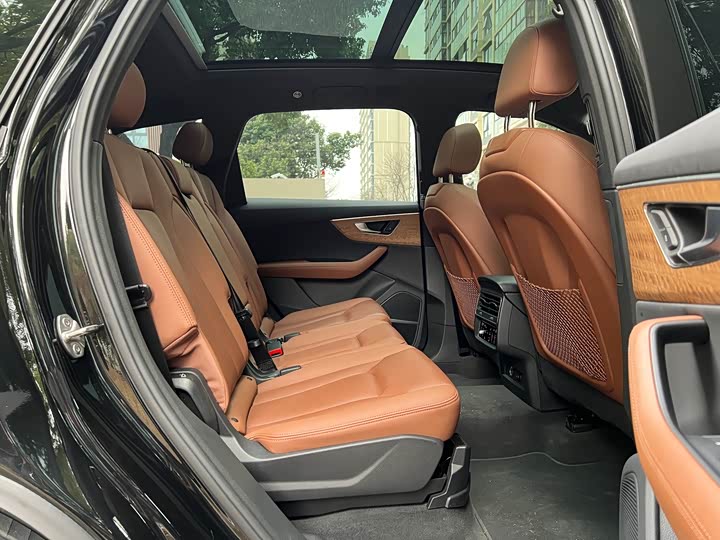 Фото 9 - Audi Q7