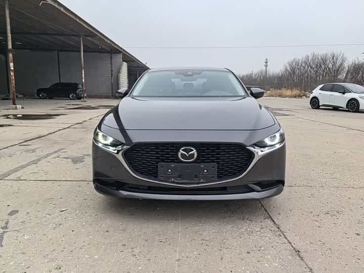 Photo 2 - Mazda 3 (Axela)