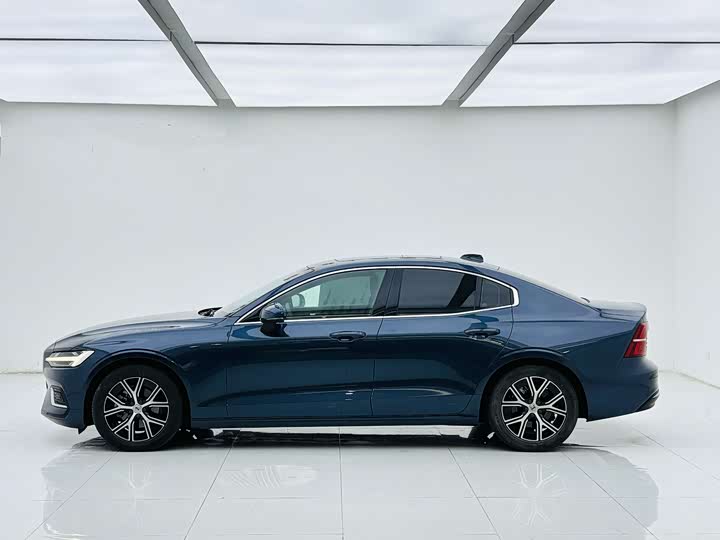 Фото 4 - Volvo S60