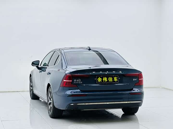 Фото 7 - Volvo S60