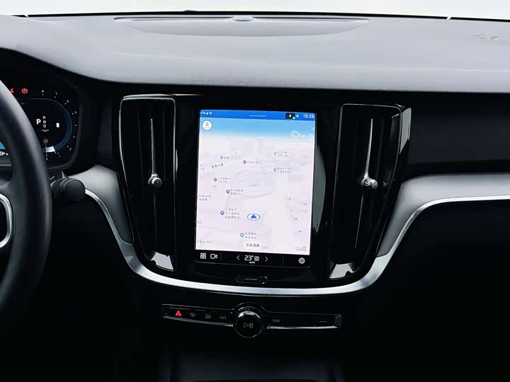 Фото 9 - Volvo S60