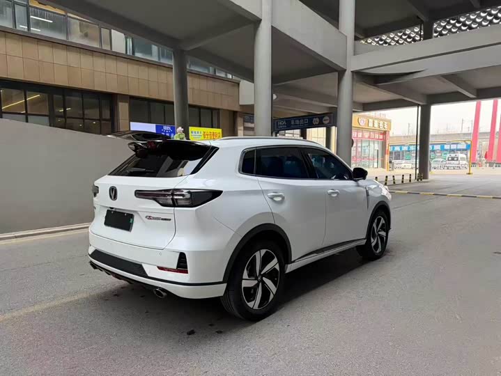 Фото 9 - Changan CS55 Plus