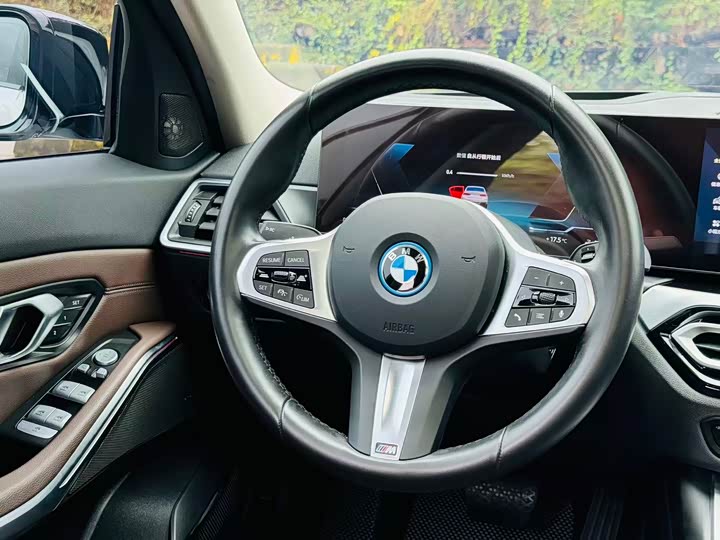 Фото 8 - BMW i3