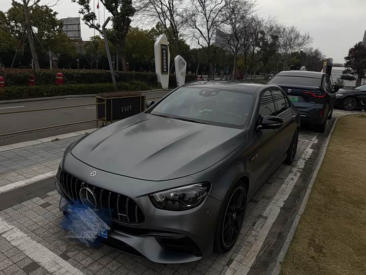 Фото 1 - Mercedes-Benz E-Class AMG