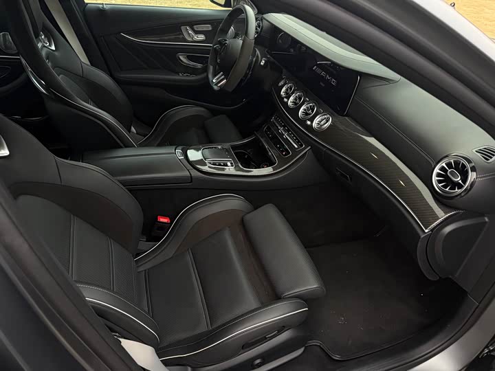 Фото 7 - Mercedes-Benz E-Class AMG