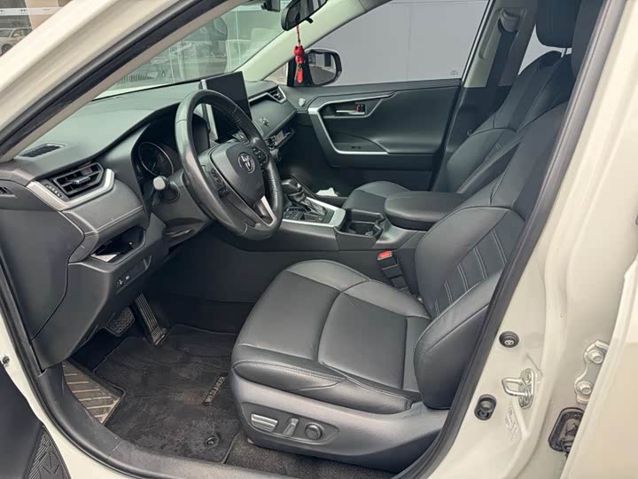 Фото 4 - Toyota Wildlander