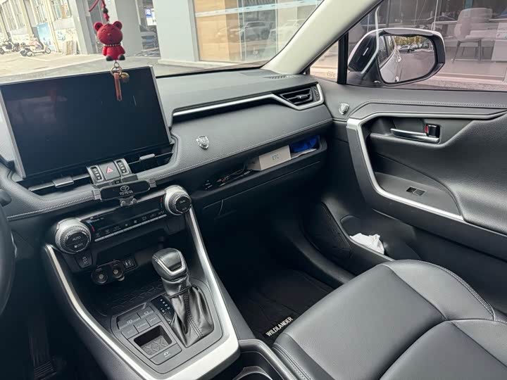 Фото 7 - Toyota Wildlander