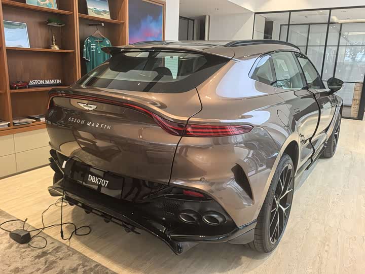 Фото 3 - Aston Martin DBX