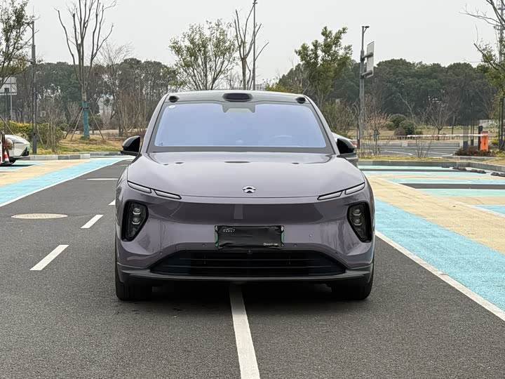 Фото 2 - Nio EC6