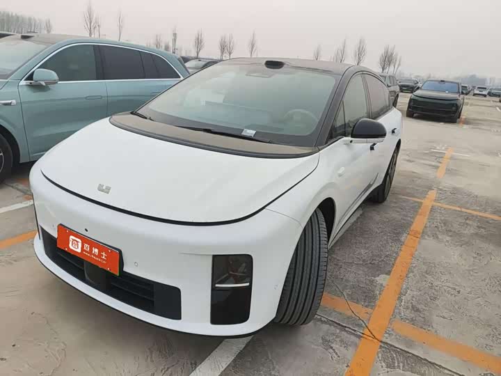 Фото 1 - LiXiang i6