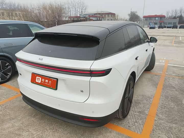 Фото 2 - LiXiang i6