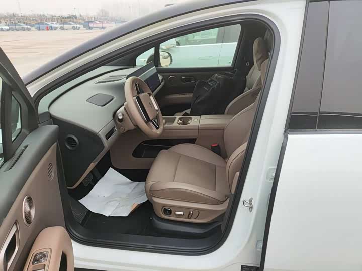 Фото 8 - LiXiang i6