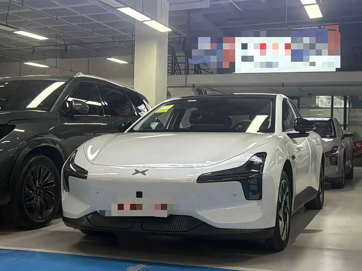 Фото 1 - XPeng Mona M03