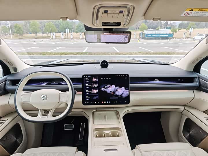 Фото 9 - Nio ES8