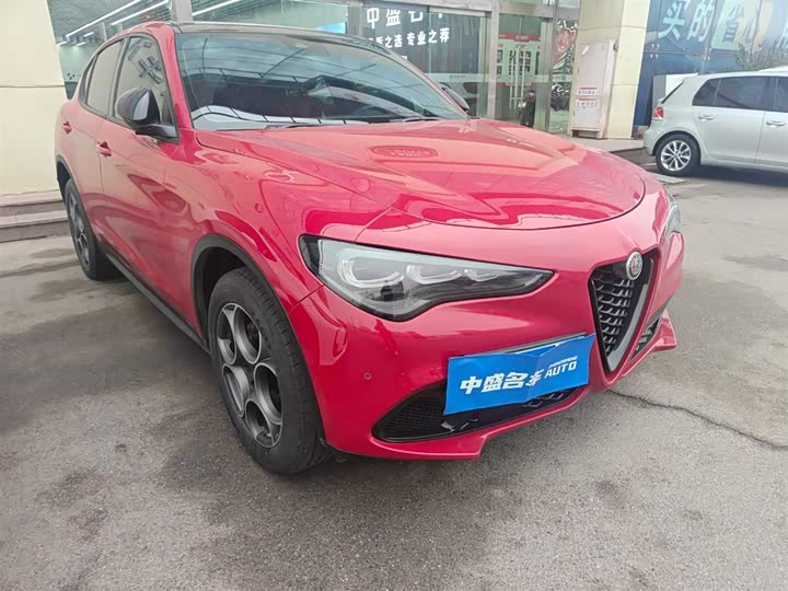 Фото 2 - Alfa Romeo Stelvio