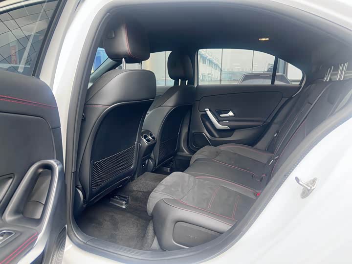 Фото 9 - Mercedes-Benz A-Class