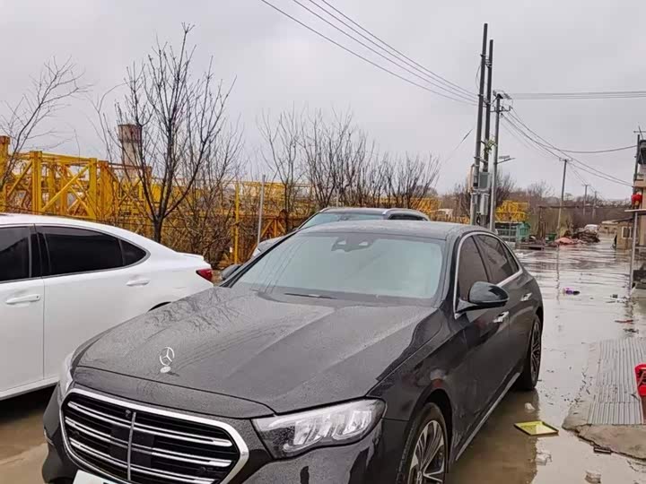 Фото 1 - Mercedes-Benz E-Class