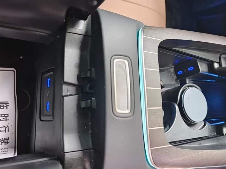 Фото 5 - Mercedes-Benz E-Class