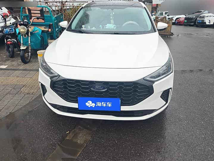 Фото 2 - Ford Focus