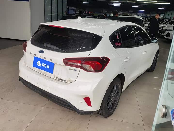 Фото 3 - Ford Focus