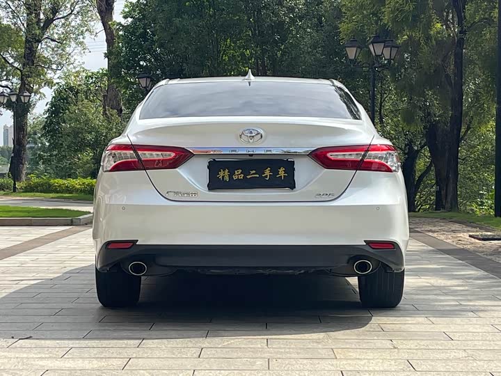 Фото 5 - Toyota Camry