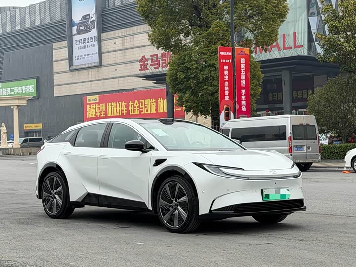 Фото 3 - Toyota bZ5