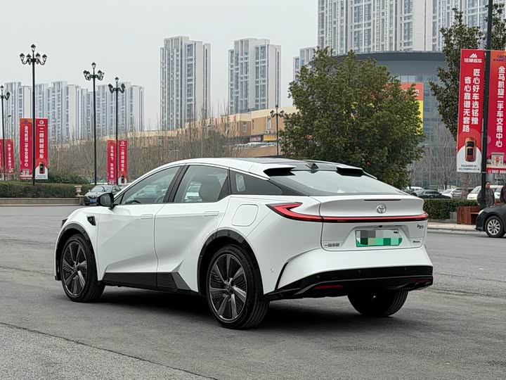 Фото 4 - Toyota bZ5