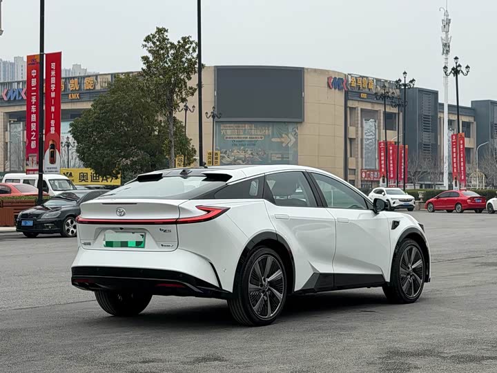 Фото 6 - Toyota bZ5