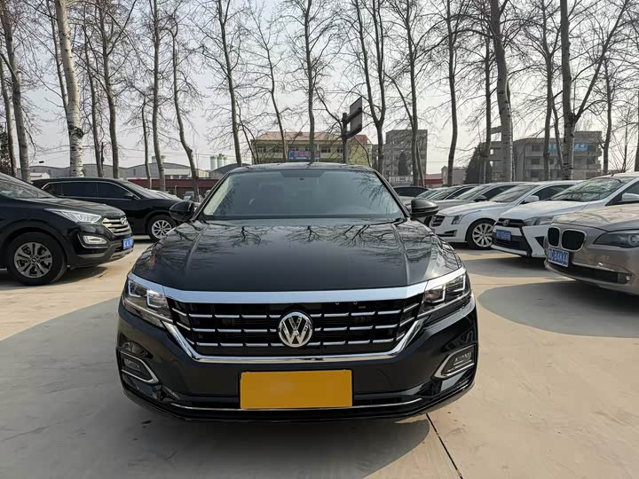 Фото 1 - Volkswagen Passat