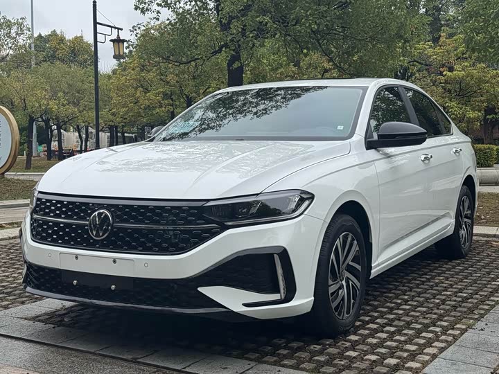 Фото 1 - Volkswagen Lavida