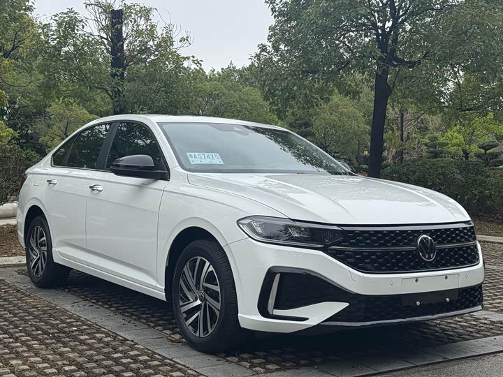 Фото 3 - Volkswagen Lavida