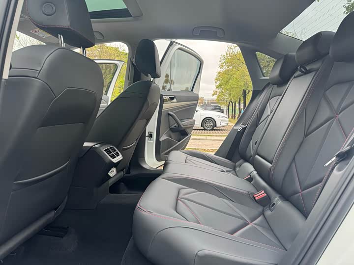 Фото 6 - Volkswagen Lavida