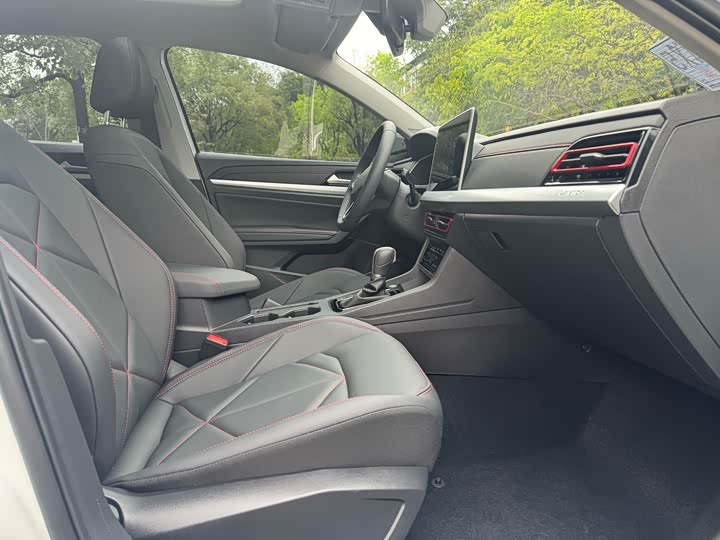 Фото 8 - Volkswagen Lavida