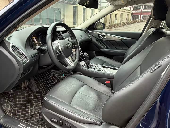 Photo 7 - Infiniti Q50L