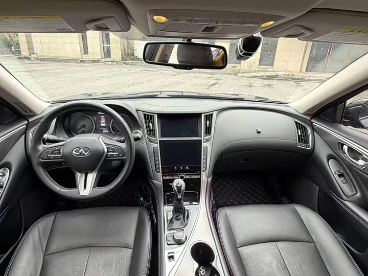 Photo 8 - Infiniti Q50L