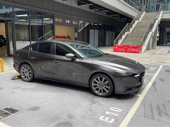 Фото 2 - Mazda 3 (Axela)