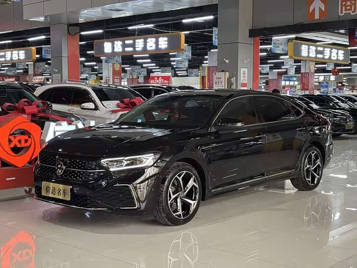 Фото 1 - Volkswagen Passat