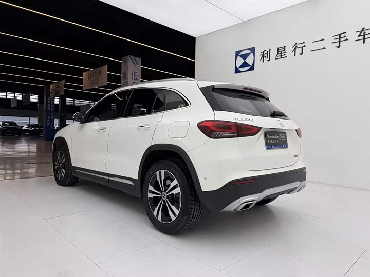 Фото 4 - Mercedes-Benz GLA-Class