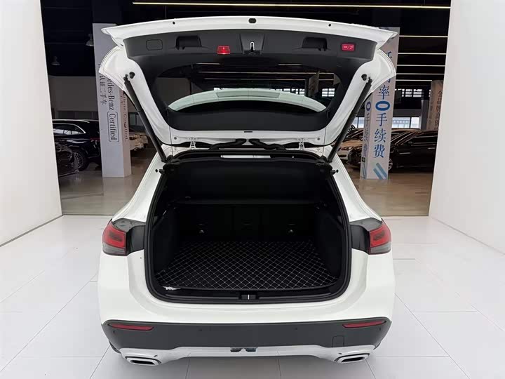 Фото 8 - Mercedes-Benz GLA-Class